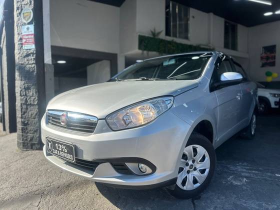 FIAT GRAND SIENA 1.4 MPI ATTRACTIVE 8V FLEX 4P MANUAL FIAT GRAND SIENA 1.4 MPI ATTRACTIVE 8V FLEX 4P MANUAL